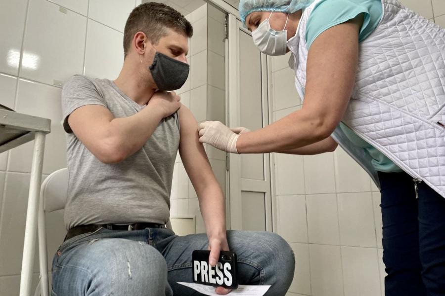 Харківські журналісти та громадські діячі вакцинуються від COVID-19