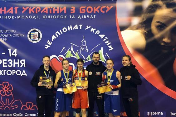 Харків’янки завоювали 10 золотих медалей на чемпіонаті України з боксу