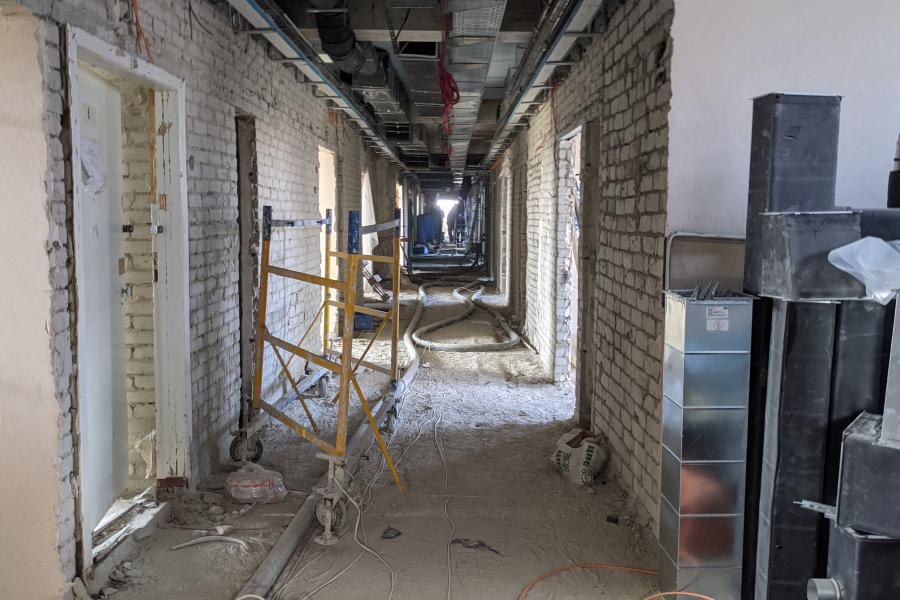 В Харьковской областной клинической инфекционной больнице ремонтируют помещение для новой реанимации