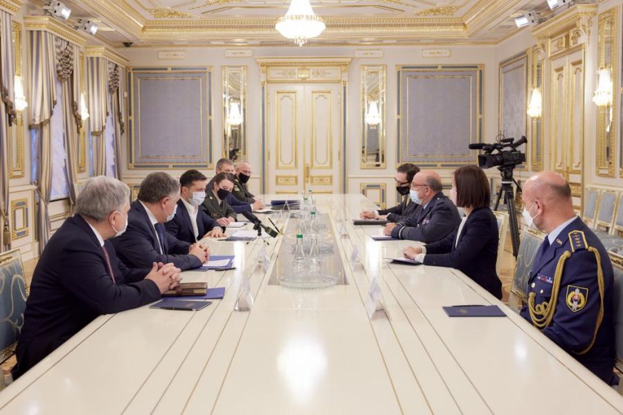 Президент України Володимир Зеленський провів зустріч з головою Військового комітету НАТО Стюартом Пічем