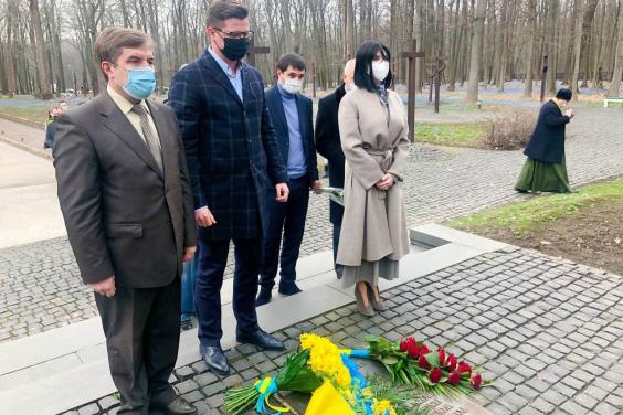 На Харківщині вшанували пам’ять жертв Катинського злочину