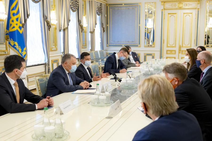 Президент України обговорив з високопосадовцями країн Бенілюксу ситуацію на Донбасі
