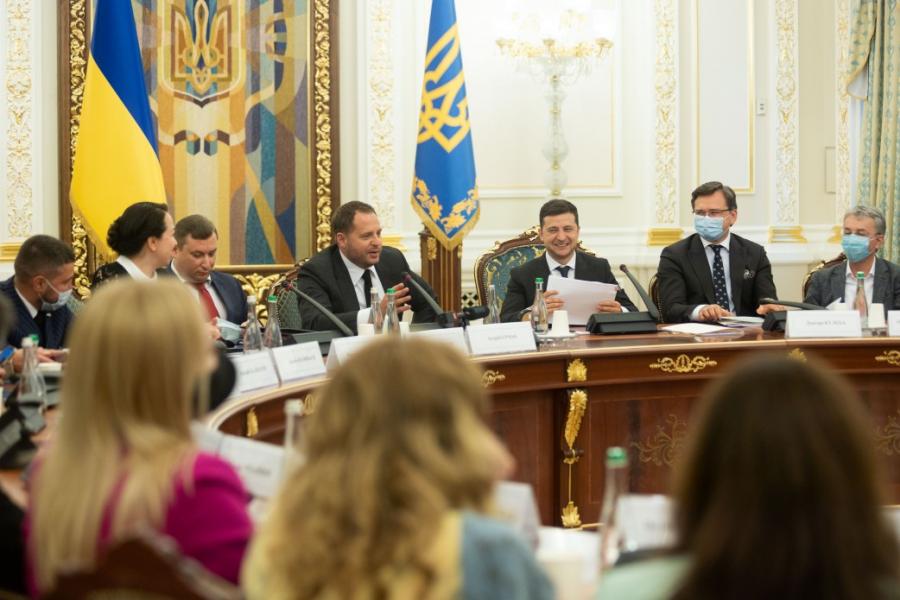 Президент провів нараду щодо стану справ в українському кінематографі