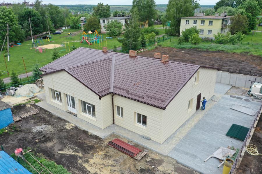Будівництво двох сільських амбулаторій у Дергачівській громаді вийшло на завершальний етап