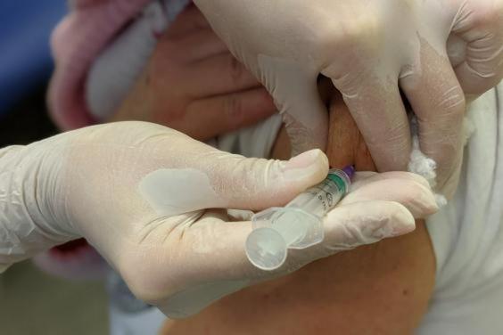 У центрах масової вакцинації проти COVID-19 в області вже зроблено понад 1400 щеплень