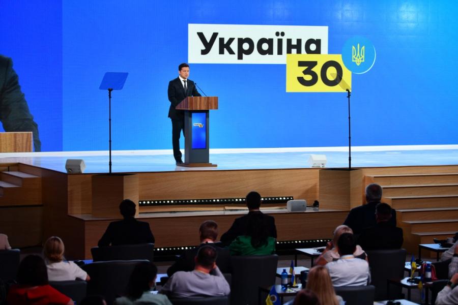 Формування сильного «зовнішнього фронту» України – завдання кожного нашого дипломата. Президент