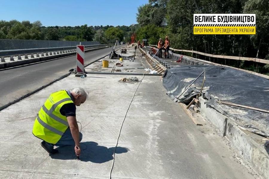 Тривають роботи на мостах дороги Чугуїв - Мілове