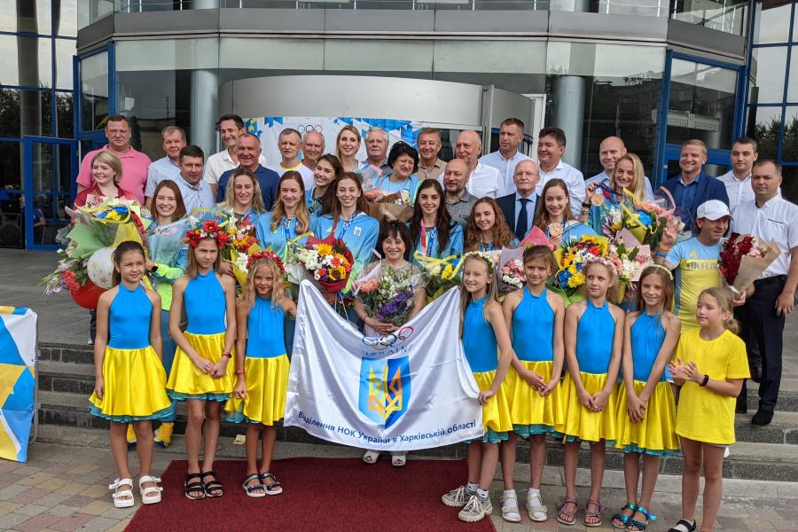 На Харківщині зустріли бронзових призерок у синхронному плаванні XXXII Олімпійських ігор – 2020 у Токіо