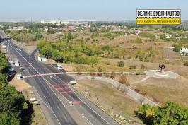 Дорожники оновлюють горизонтальну розмітку та пішохідні переходи Дорожники оновлюють горизонтальну розмітку та пішохідні переходи