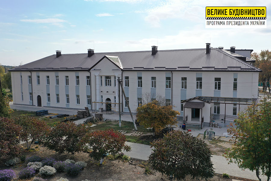 У Близнюківській ЦРЛ завершують ремонт у головному корпусі та харчоблоку У Близнюківській ЦРЛ завершують ремонт у головному корпусі та харчоблоку