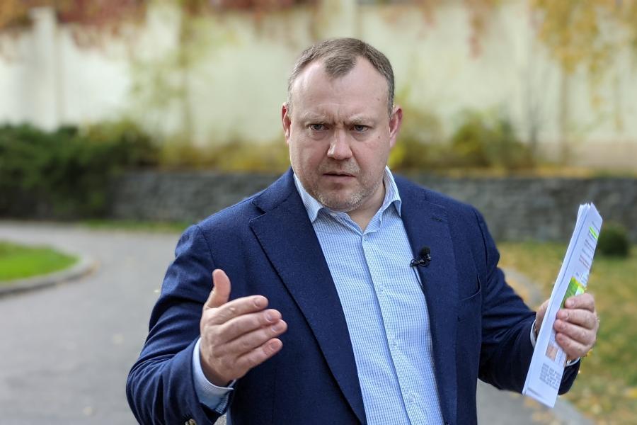 Пом’якшення карантинних обмежень під час «червоної» зони буде можливе лише для вакцинованих громадян Пом’якшення карантинних обмежень під час «червоної» зони буде можливе лише для вакцинованих громадян