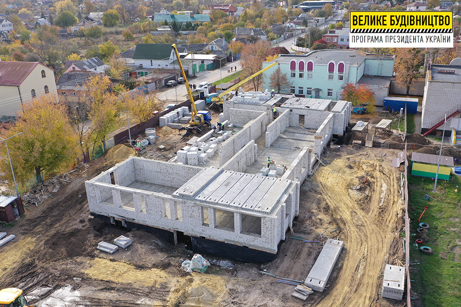 Завдяки будівництву нового корпусу дитсадок у Пісочині зможе додатково прийняти 120 дітей Завдяки будівництву нового корпусу дитсадок у Пісочині зможе додатково прийняти 120 дітей