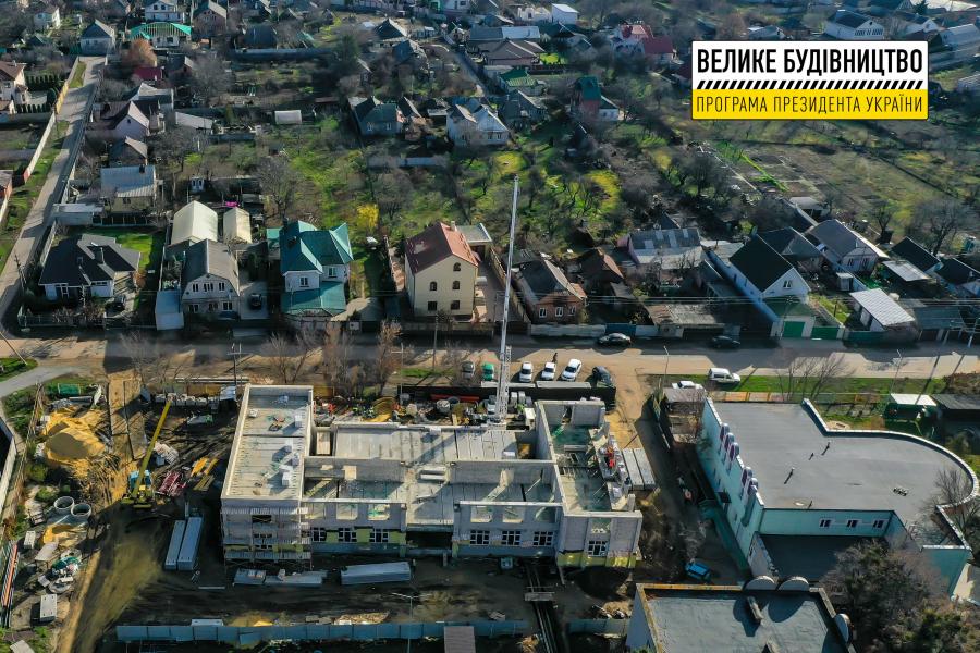 На першому поверсі дитсадка «Теремок» у Пісочині здійснюють внутрішні роботи На першому поверсі дитсадка «Теремок» у Пісочині здійснюють внутрішні роботи