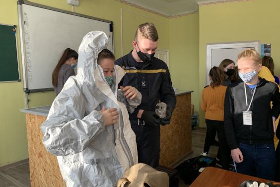 У закладах освіти Харківщини провели практичні навчання з цивільного захисту