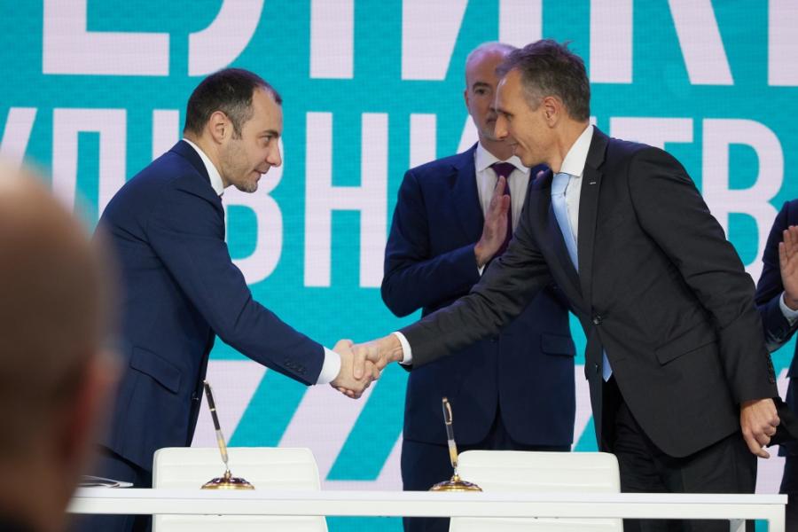 У присутності Володимира Зеленського Україна та Airbus підписали меморандум про співпрацю