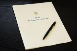 Президент відзначив волонтерів державними нагородами Президент відзначив волонтерів державними нагородами