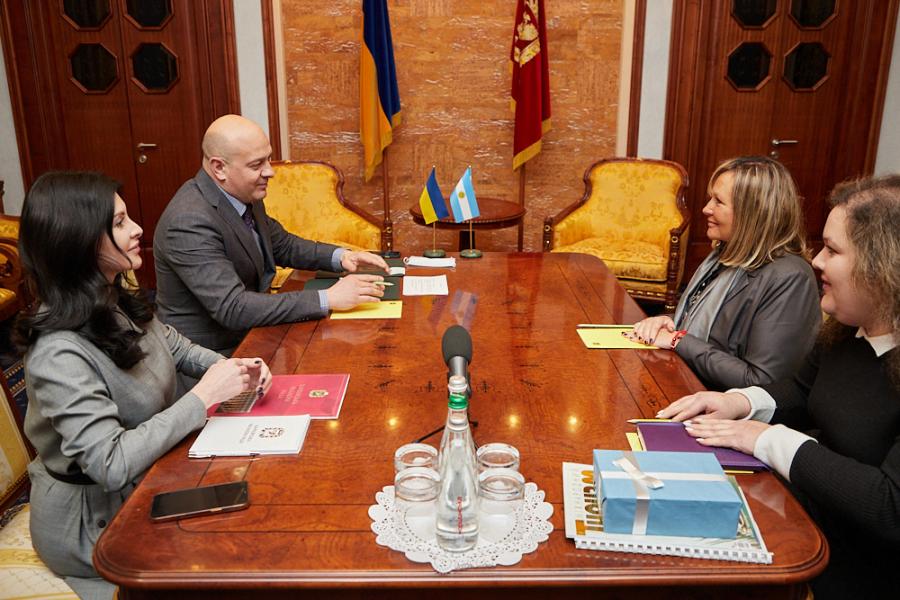 Александр Скакун встретился с послом Аргентины