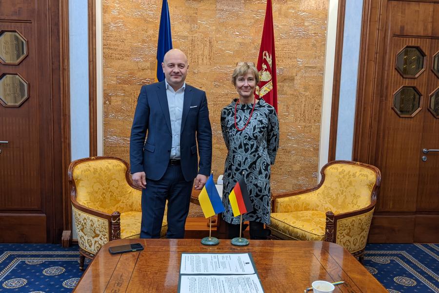 Олександр Скакун зустрівся із Надзвичайним і Повноважним Послом ФРН в Україні Анкою Фельдгузен Олександр Скакун зустрівся із Надзвичайним і Повноважним Послом ФРН в Україні Анкою Фельдгузен