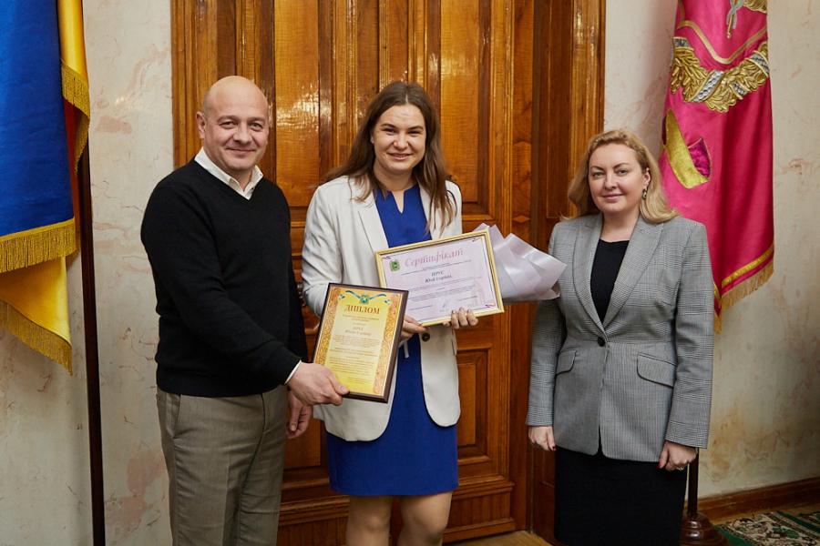 На Харківщині відзначили нагородами кращих освітян і науковців На Харківщині відзначили нагородами кращих освітян і науковців