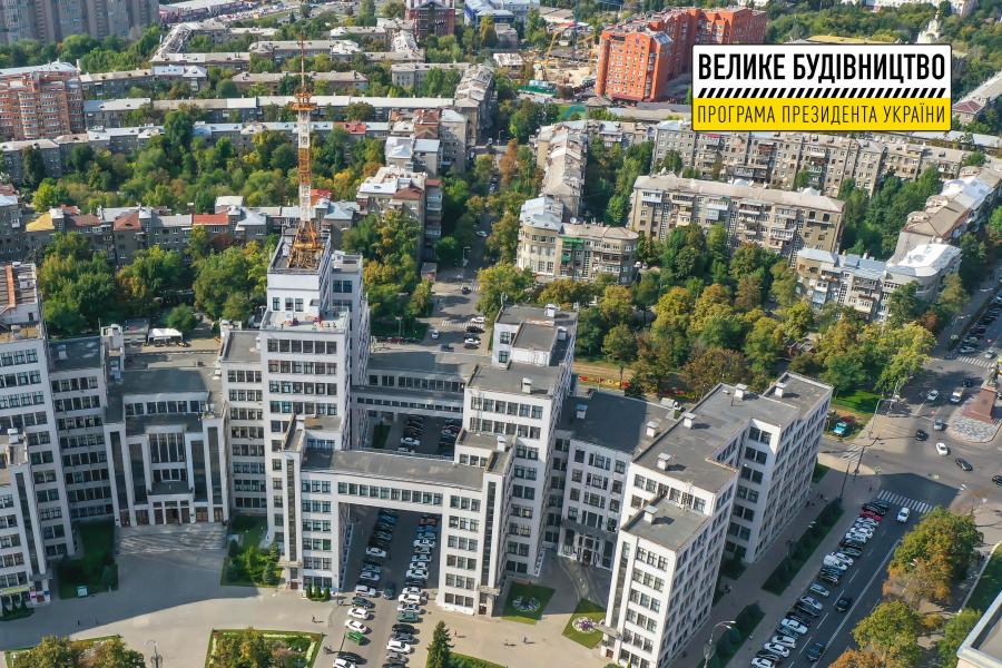 Оглядовий майданчик Держпрому вже відвідали приблизно 2500 осіб Оглядовий майданчик Держпрому вже відвідали приблизно 2500 осіб