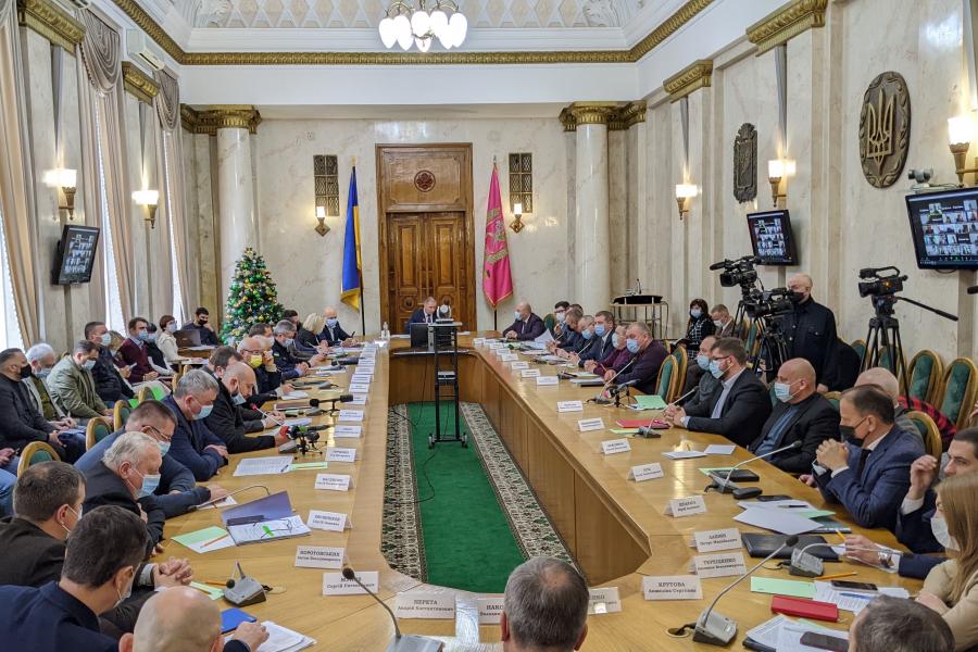 Олег Синєгубов наказав пришвидшити вакцинацію лікарів