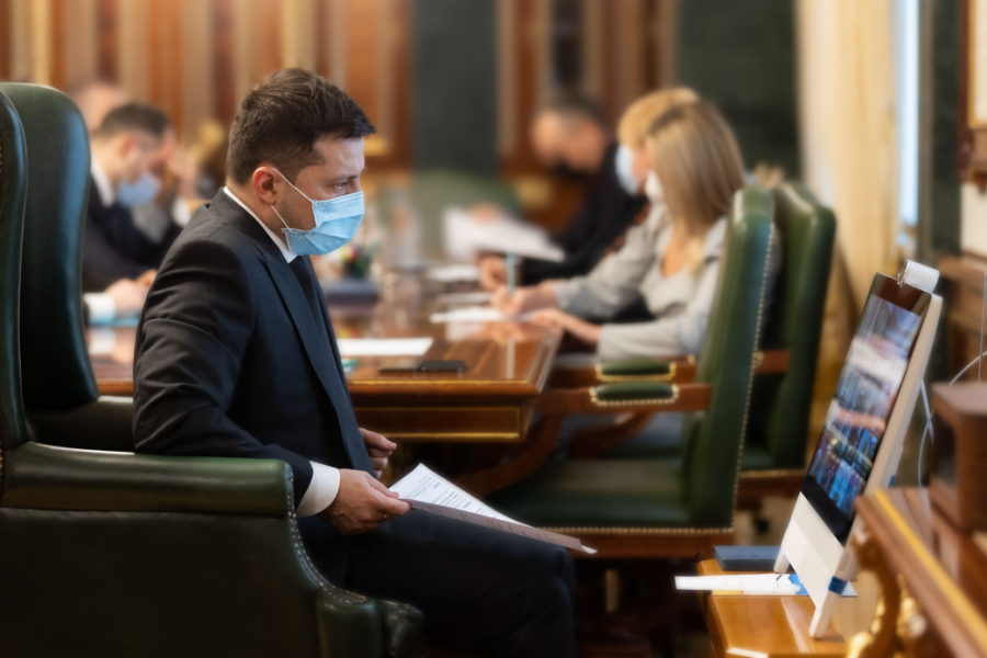 Потрібно постійно нагадувати громадянам про доцільність вакцинації проти COVID-19. Президент