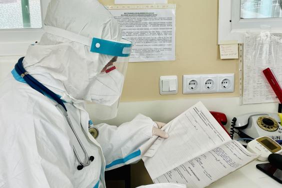 Доступні в Україні COVID-вакцини пройшли всі три етапи клінічних випробувань