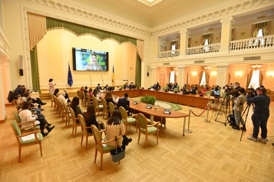 У Києві підбили перші підсумки урядової інформаційної кампанії EUКраїна