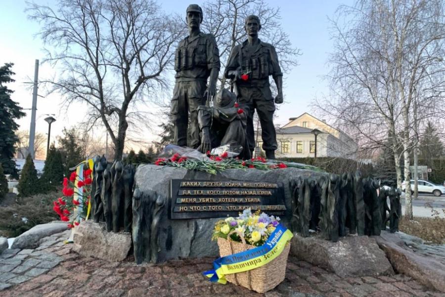 «Час не спроможний викреслити з нашої пам’яті героїчні подвиги десятків тисяч синів і дочок України». Президент