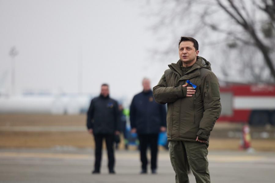 Володимир Зеленський взяв участь в урочистому піднятті Державного прапора України з нагоди Дня єднання Володимир Зеленський взяв участь в урочистому піднятті Державного прапора України з нагоди Дня єднання