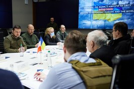 Володимир Зеленський у Києві зустрівся з головами урядів Польщі, Чехії та Словенії Володимир Зеленський у Києві зустрівся з головами урядів Польщі, Чехії та Словенії
