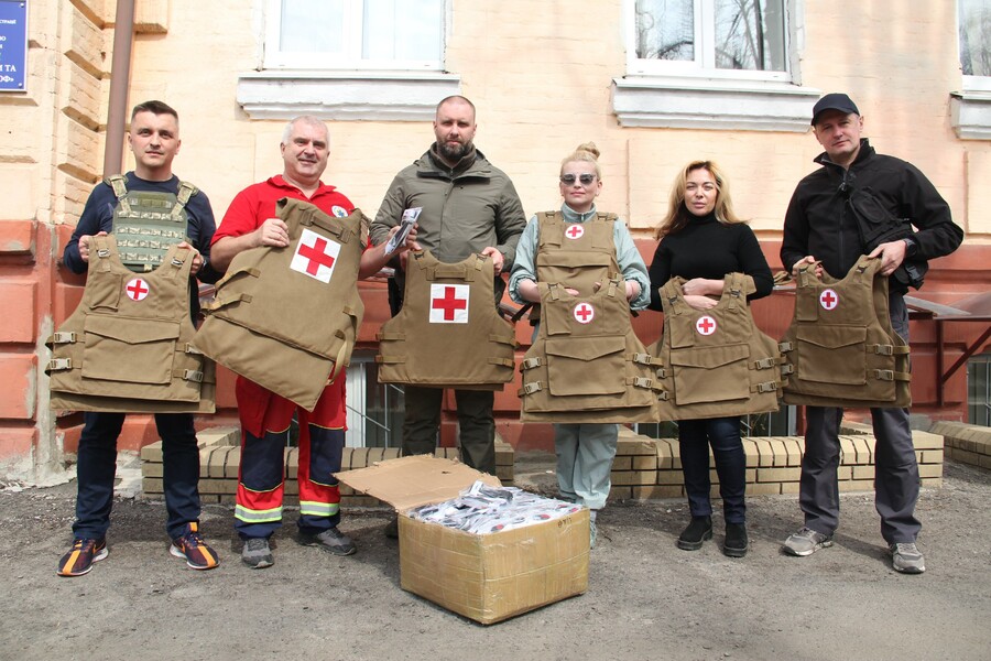 Харківська область отримала першу партію бронежилетів для працівників екстреної медичної допомоги