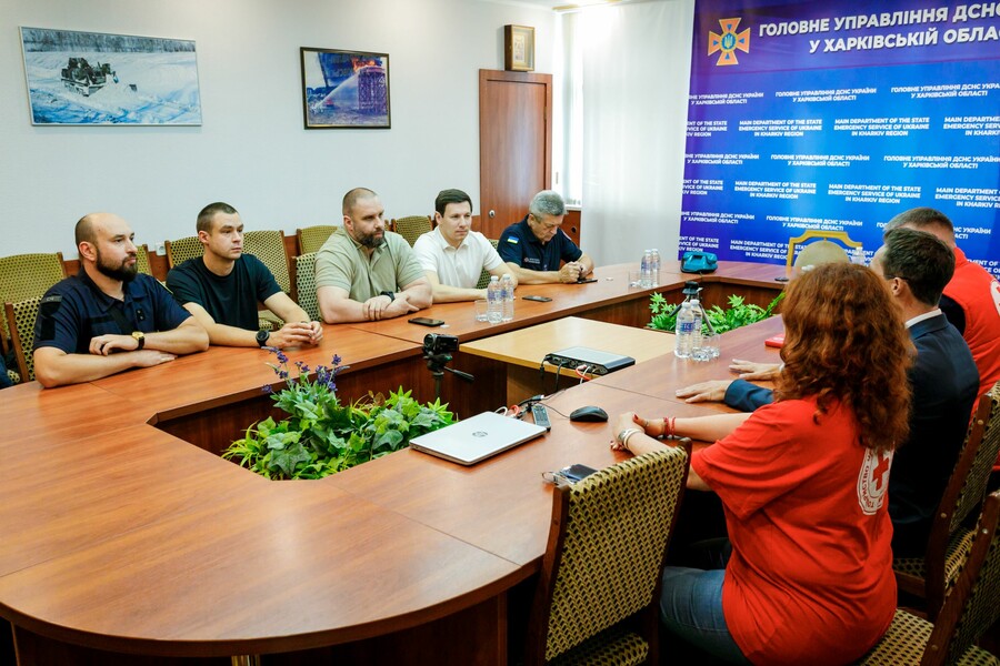 Начальник Харьковской ОВА встретился с представителями Красного Креста