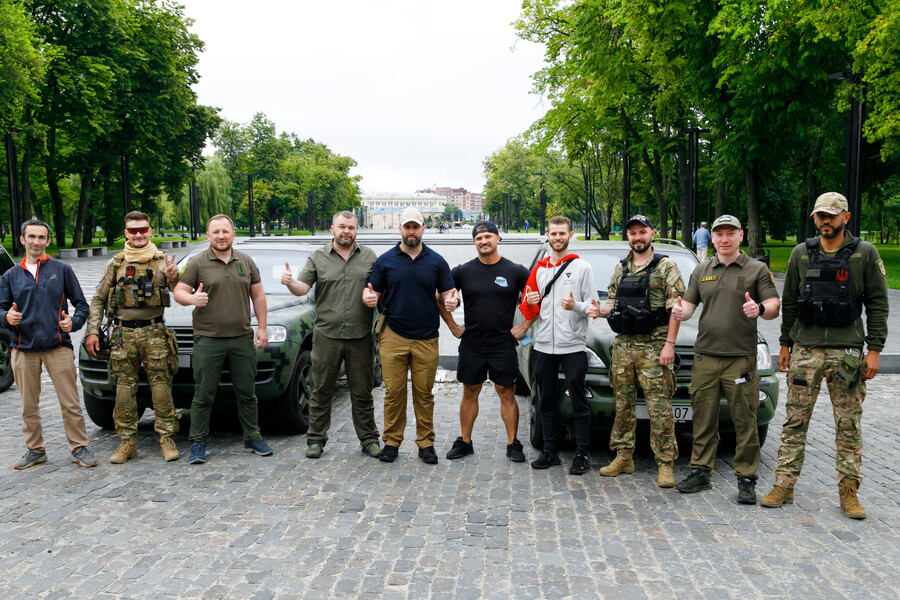 Захисники Харківщини отримали три автівки