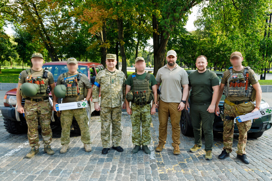 Харьковские пограничники получили два внедорожника