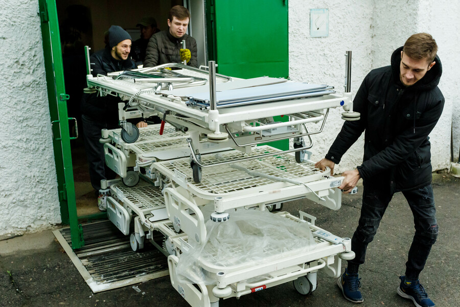 Міжнародні партнери продовжують допомагати лікарням Харківщини