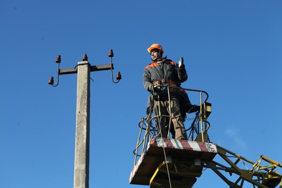 У районах Харківської області відновлюють мережу електропостачання та газопроводів