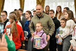 Школярі Харківської області отримали нові планшети