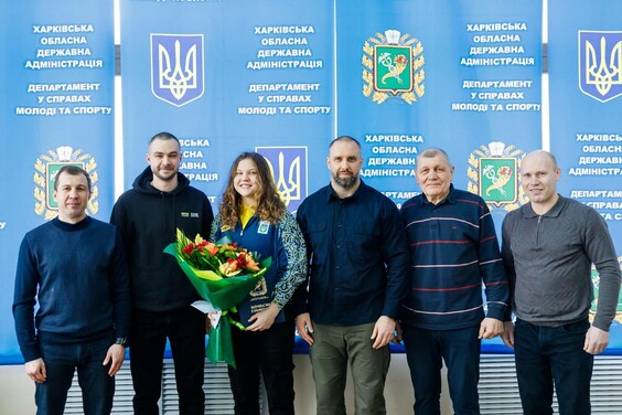 Олег Синєгубов відзначив чемпіонку світу з боксу Вероніку Накоту почесною грамотою
