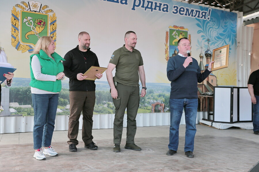 Олег Синєгубов відвідав Циркуни у річницю деокупації села