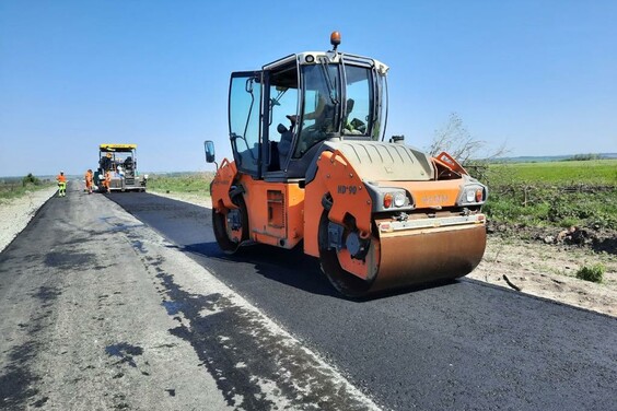 На деокупованій території Чугуївського району відновлюють автомобільну дорогу