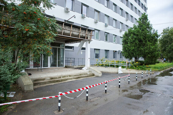 У Харківській обласній травматологічній лікарні тривають відновлювальні роботи