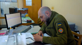 В Україні триває мобілізаційна кампанія. Як це відбувається - дивіться у відео управління стратегічних комунікацій апарату Головнокомандувача Збройних Сил України.