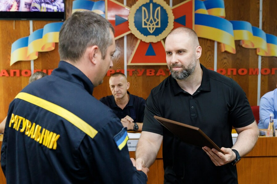Олег Синєгубов привітав бійців ДСНС з професійним святом