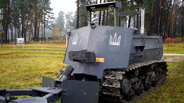 Рятувальникам Харківщини передали першу в Україні машину для підготовки ґрунту до розмінування
