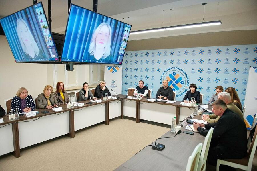 Олег Синєгубов провів перше засідання Комісії з Гуманітарної політики Конгресу місцевих та регіональних влад при Президентові України
