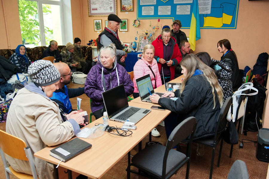 До Харкова прибувають евакуйовані люди з Вовчанського та Липецького напрямків