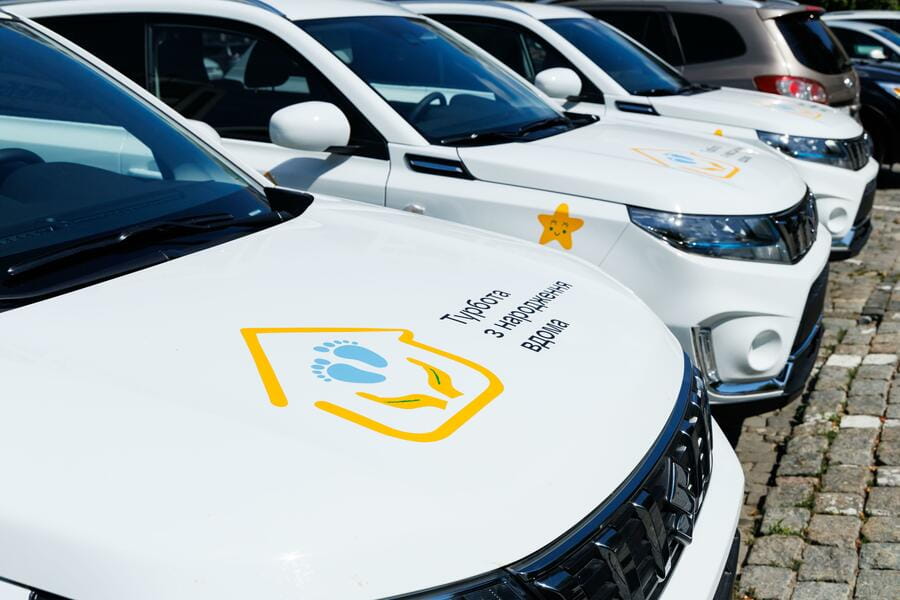 ЮНІСЕФ передали автівки для патронажних медсестер на Харківщині