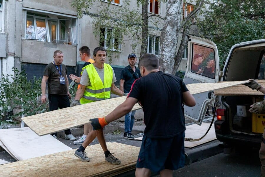 Група швидкого реагування допомагає ліквідувати наслідки ворожих ударів на Харківщині