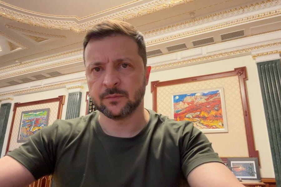 На жаль, світ досі не отримав ясної відповіді з Росії щодо численних пропозицій припинити вогонь, російські обстріли та штурми продовжуються – звернення Президента На жаль, світ досі не отримав ясної відповіді з Росії щодо численних пропозицій припинити вогонь, російські обстріли та штурми продовжуються – звернення Президента